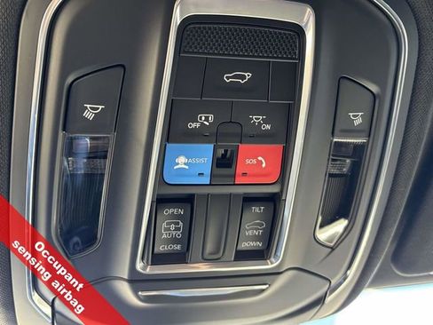 New 2025 Jeep Grand Cherokee Altitude image 31