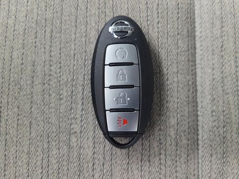 Used 2021 Nissan Rogue SV FWD image 32
