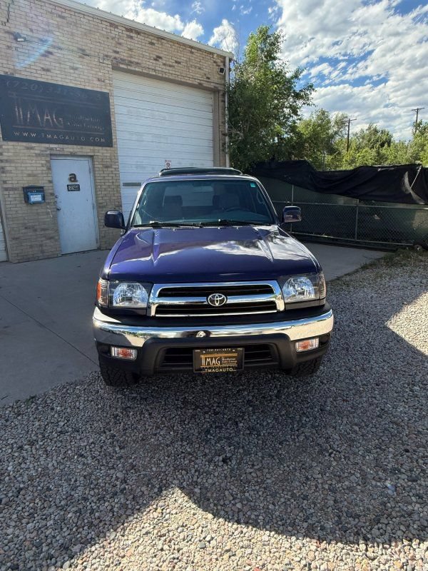 Used 1999 Toyota 4Runner SR5 AWD/4WD image 1