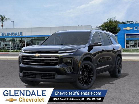 New 2026 Chevrolet Traverse LT w/ LPO, Floor Liner Package FWD image 6