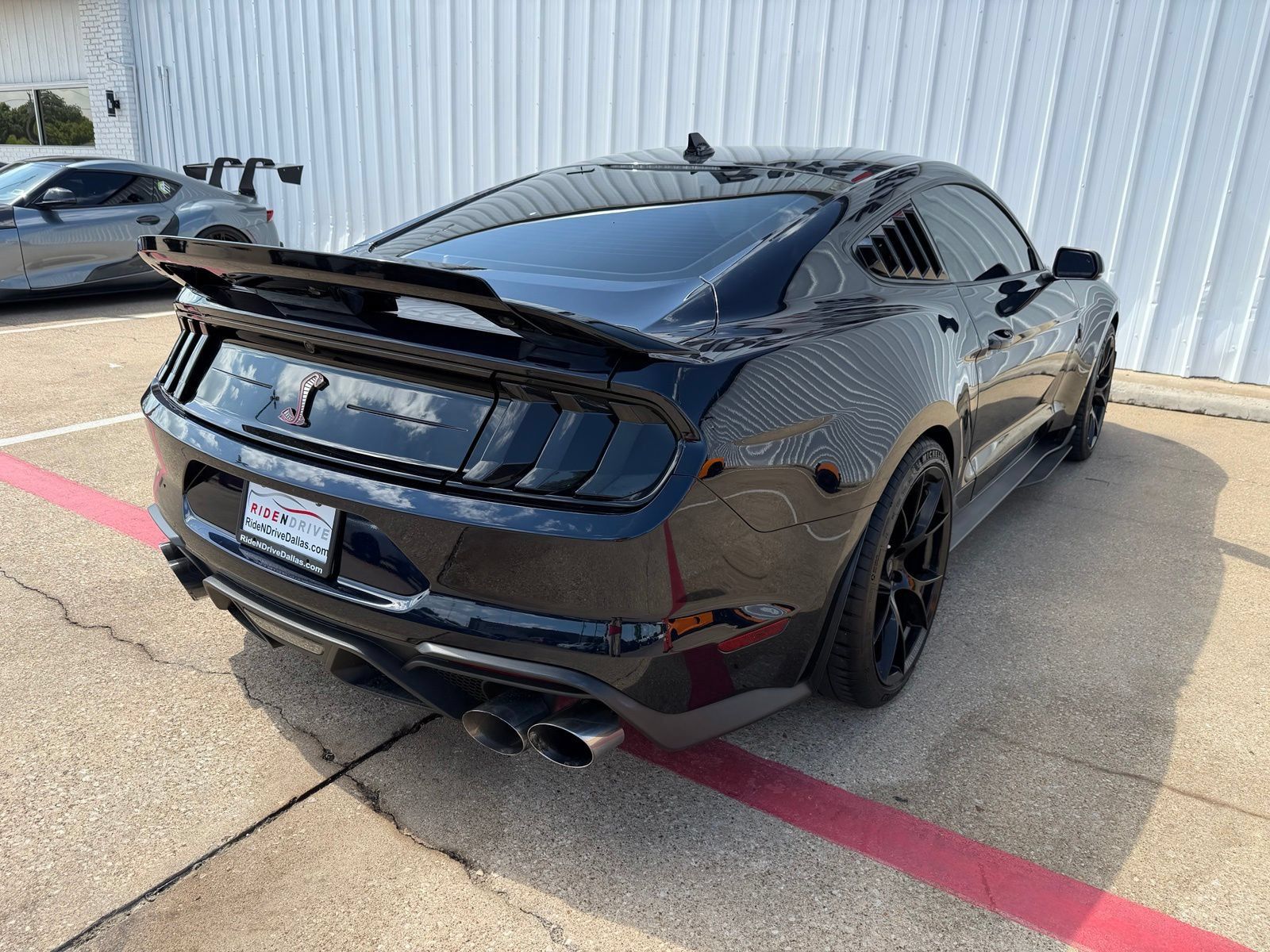 Used 2021 Ford Mustang Shelby GT500 w/ Technology Package RWD image 7