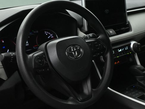 Used 2024 Toyota RAV4 XLE AWD/4WD image 16