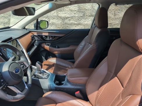 Used 2022 Subaru Outback Touring AWD/4WD image 13
