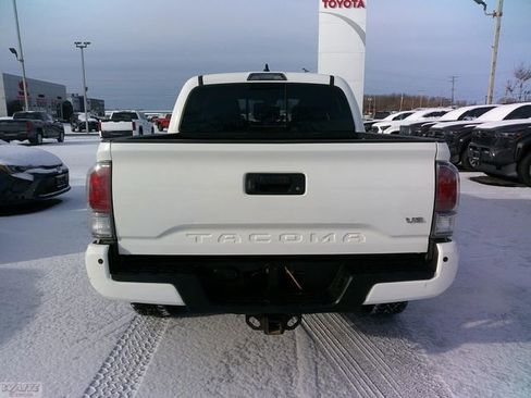 Used 2021 Toyota Tacoma TRD Off-Road w/ Technology Package image 3