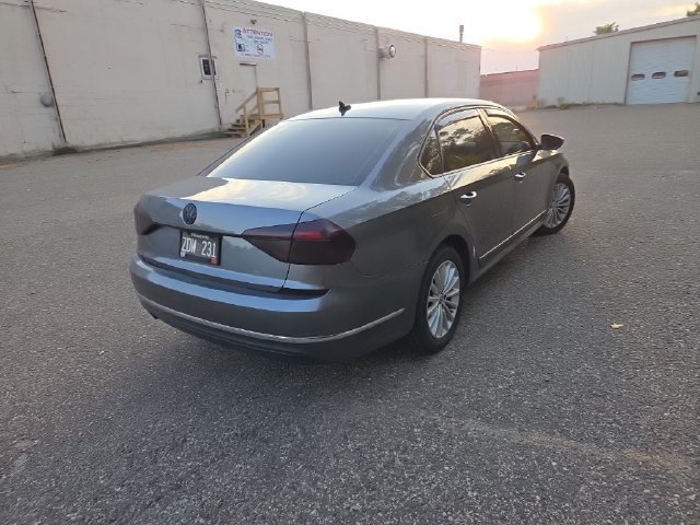 Used 2017 Volkswagen Passat 1.8T SEL Premium FWD image 11