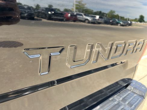 Used 2017 Toyota Tundra SR5 w/ SR5 Upgrade Package AWD/4WD image 10
