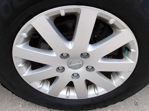 Used 2015 Chrysler Town & Country Touring FWD image 29