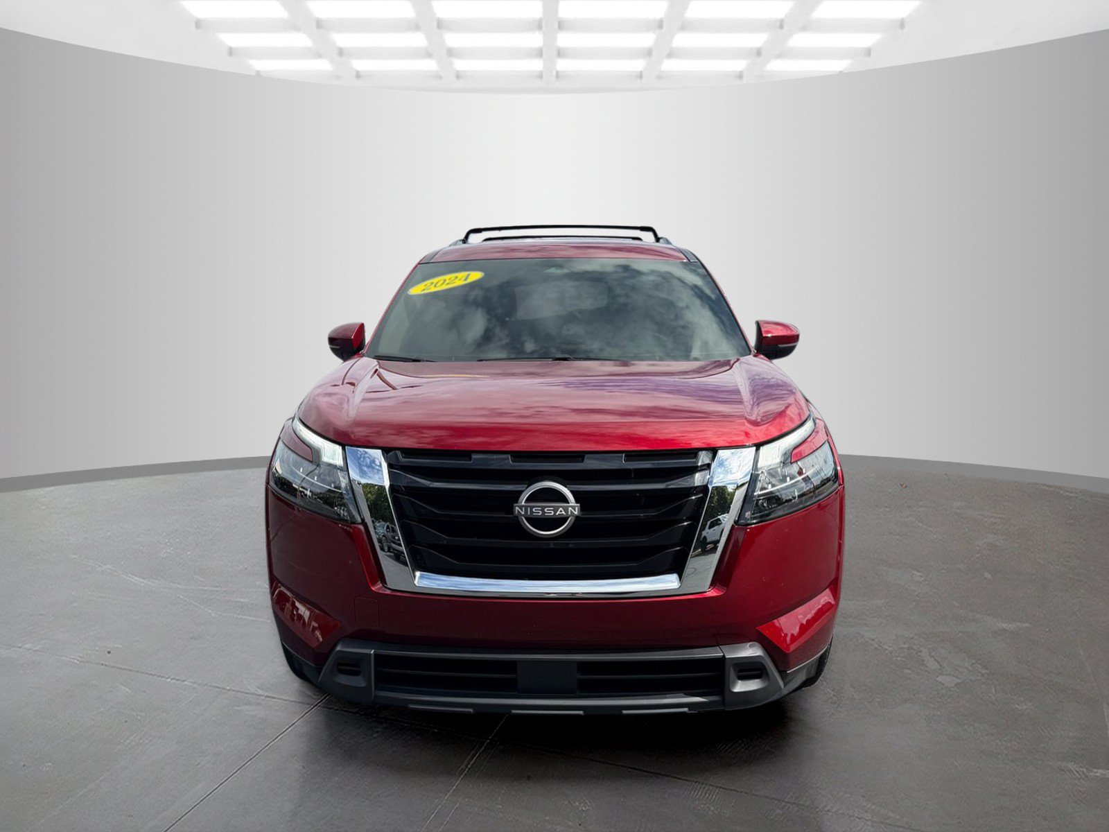 Used 2024 Nissan Pathfinder SV FWD image 2