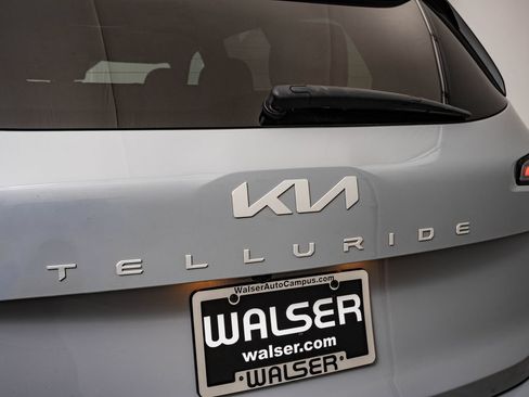 Used 2023 Kia Telluride SX Prestige X-Line AWD/4WD image 17