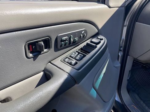 Used 2003 Chevrolet Tahoe LT image 16