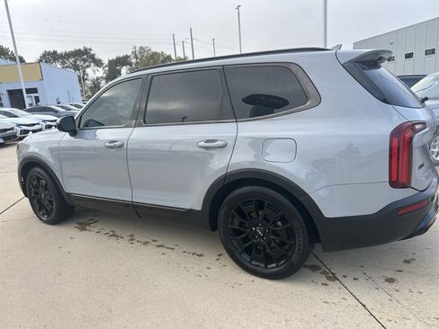 Used 2022 Kia Telluride SX w/ SX Prestige Package image 9