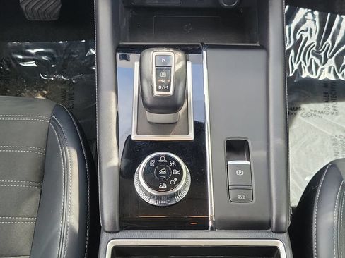 Used 2024 Mitsubishi Outlander SE Black Edition AWD/4WD image 25