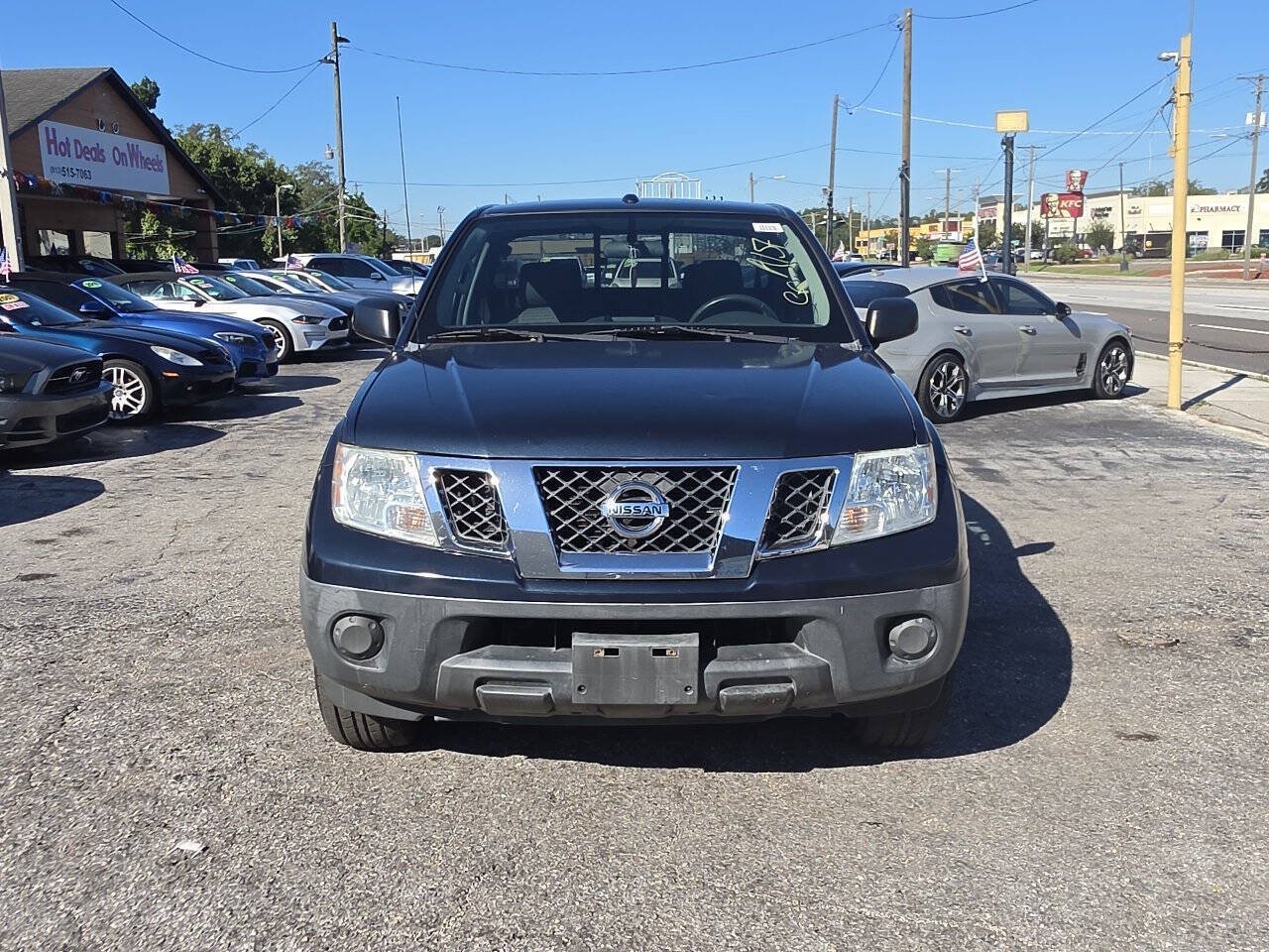 Used 2016 Nissan Frontier SV RWD image 2
