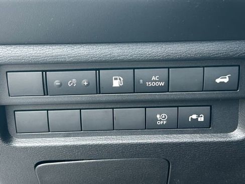 Used 2025 Mitsubishi Outlander 4WD Plug-In Hybrid image 24
