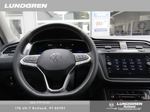 Used 2022 Volkswagen Tiguan SE image 5