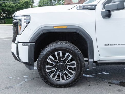 Used 2025 GMC Sierra 3500 Denali Ultimate AWD/4WD image 11