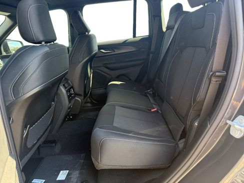 New 2025 Jeep Grand Cherokee Laredo X w/ Luxury Tech Group I image 13