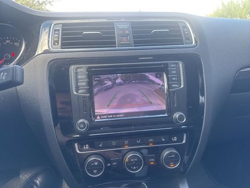 Used 2017 Volkswagen Jetta SEL image 46