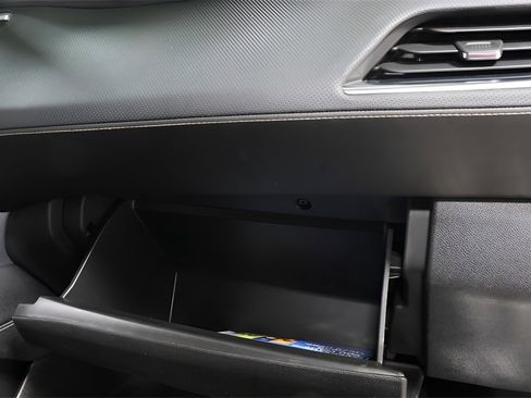 Used 2023 GMC Yukon SLT w/ SLT Luxury Package image 33