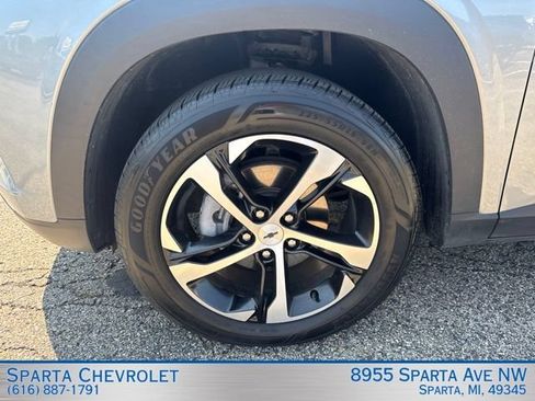 Used 2024 Chevrolet Trax RS w/ Driver Confidence Package FWD image 10