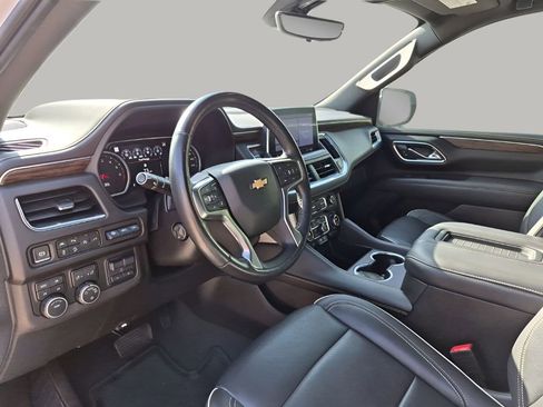 Used 2021 Chevrolet Suburban Premier w/ Premium Package image 30