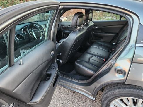 Used 2012 Chrysler 200 Limited image 28