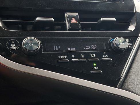 Used 2024 Toyota Camry SE image 25