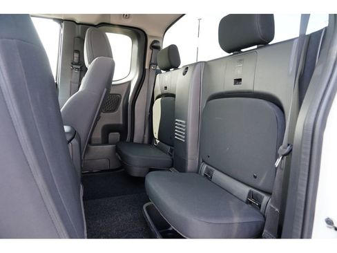 Used 2024 Nissan Frontier S w/ S Utility Package image 18