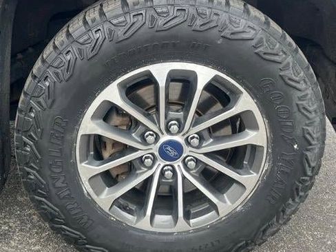Used 2017 Ford F150 XLT w/ Equipment Group 302A Luxury AWD/4WD image 10
