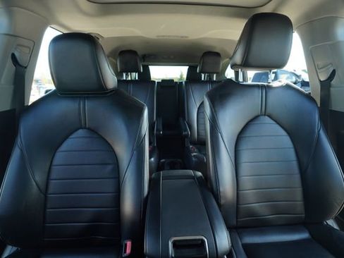 Used 2022 Toyota Highlander XLE image 36