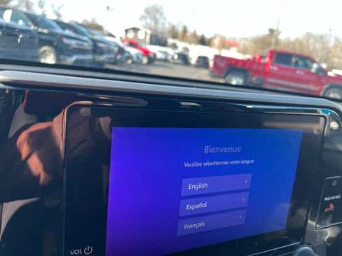 Used 2024 Toyota Highlander LE image 14