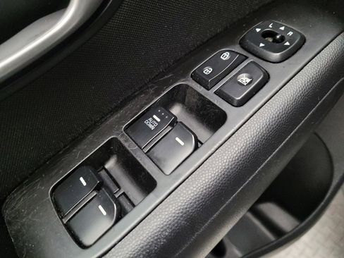 Used 2016 Kia Soul image 27