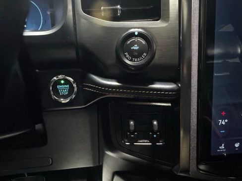 Used 2024 Ford Expedition Platinum image 23