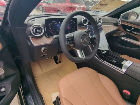 Used 2024 Mercedes-Benz CLE 300 4MATIC Coupe image 2