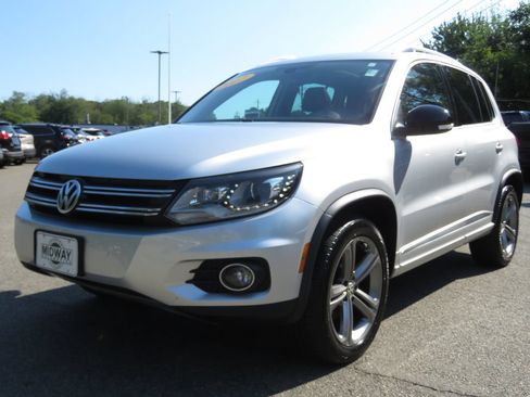 Used 2017 Volkswagen Tiguan Sport AWD/4WD image 1