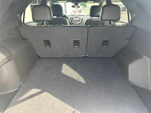 Used 2022 Chevrolet Equinox RS w/ RS Leather Package FWD image 28