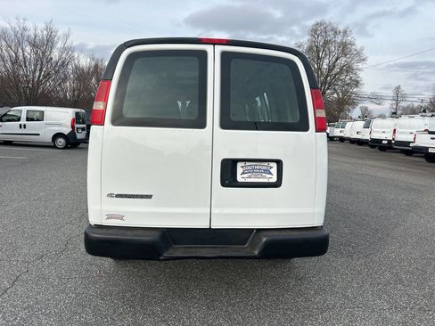 Used 2016 Chevrolet Express 2500 image 8