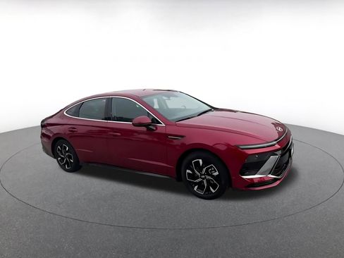 Used 2025 Hyundai Sonata SEL image 2