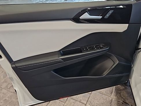 New 2026 Volkswagen Taos S image 24