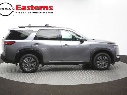 Used 2022 Nissan Pathfinder SV AWD/4WD image 41