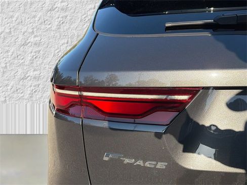 Used 2023 Jaguar F-PACE R-Dynamic S image 10