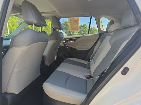 Used 2022 Toyota RAV4 XLE Premium AWD/4WD image 13