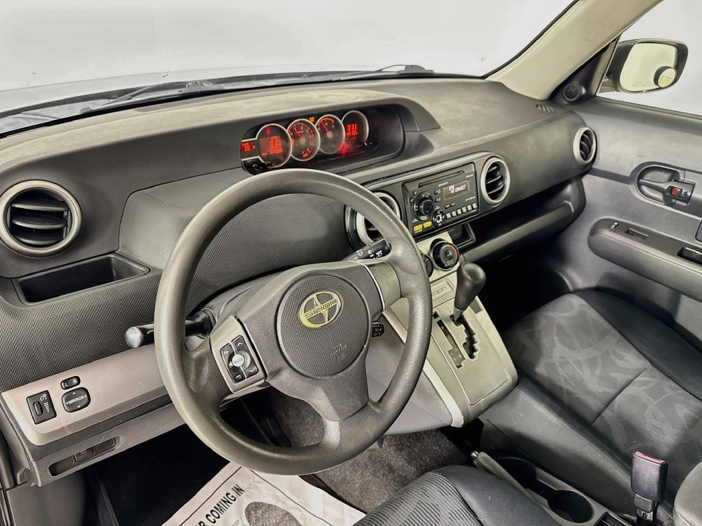 Used 2012 Scion xB FWD image 9