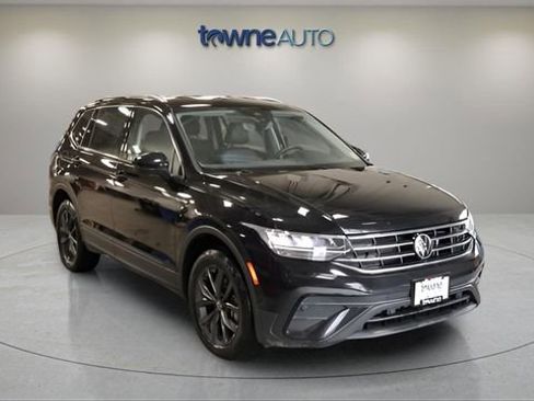 Used 2022 Volkswagen Tiguan SE image 6