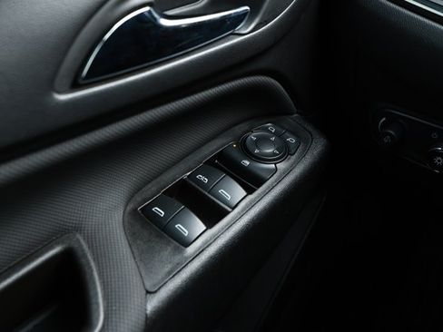Used 2024 Chevrolet Equinox RS FWD image 19