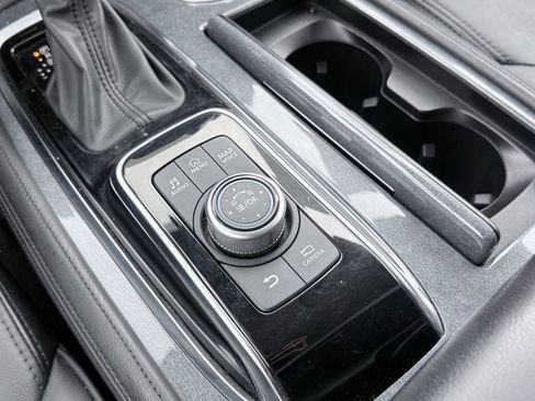 Used 2021 Nissan Armada SV w/ SV Appearance Package image 63