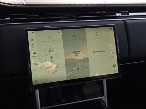 New 2026 Land Rover Range Rover Long Wheelbase SE image 25