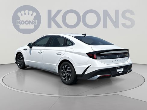 Certified 2026 Hyundai Sonata Blue FWD image 4
