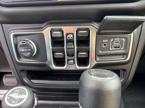 Used 2023 Jeep Wrangler Unlimited Sport AWD/4WD image 27