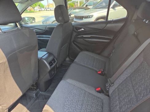 Used 2022 Chevrolet Equinox LT AWD/4WD image 13